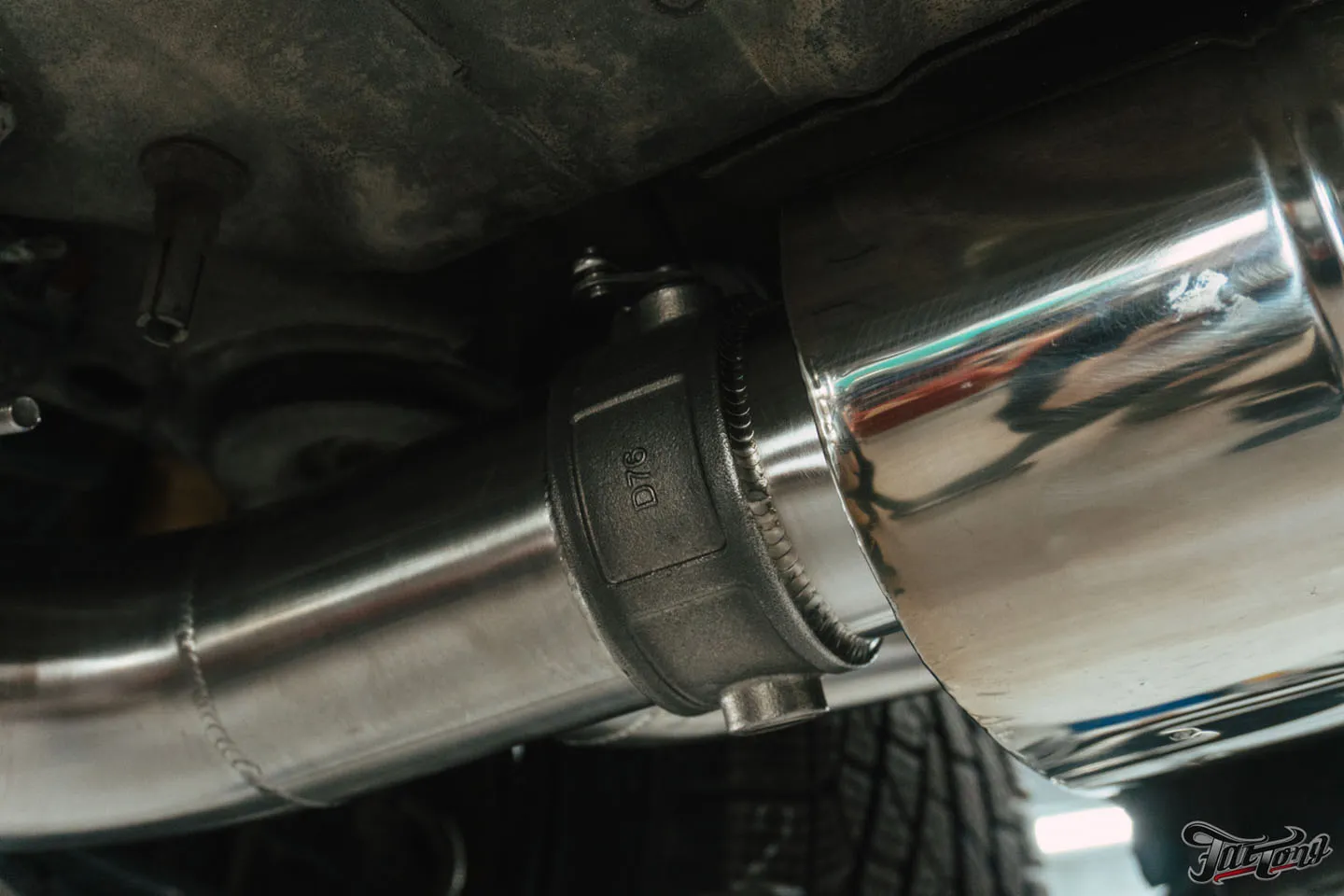 Построили новый выхлоп на Dodge Challenger Scat Pack с мощным звуком